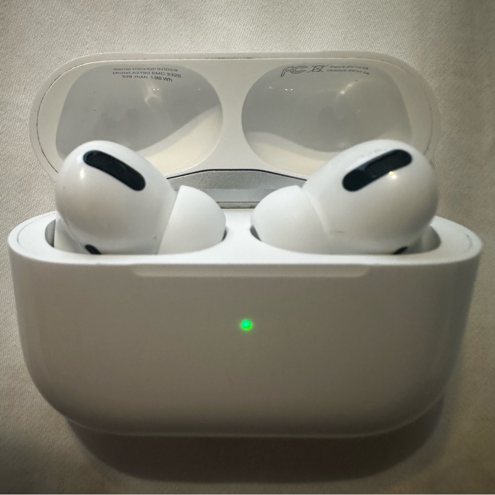 ♥️ Apple AirPods Pro In-Ear Earbuds First Generation 1st Gen 1 Noise Cancelation